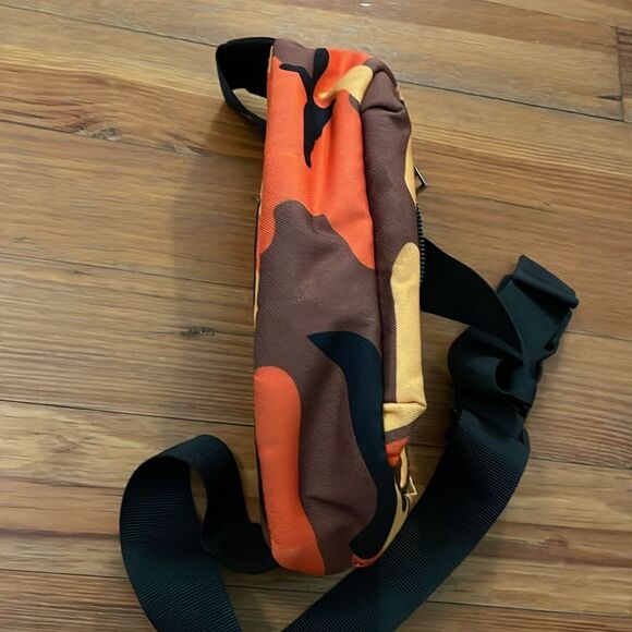 Like Dreams Orange Camo Print Belt Bag Fanny Pack Waist Pack Unisex - Picture 8 of 10
